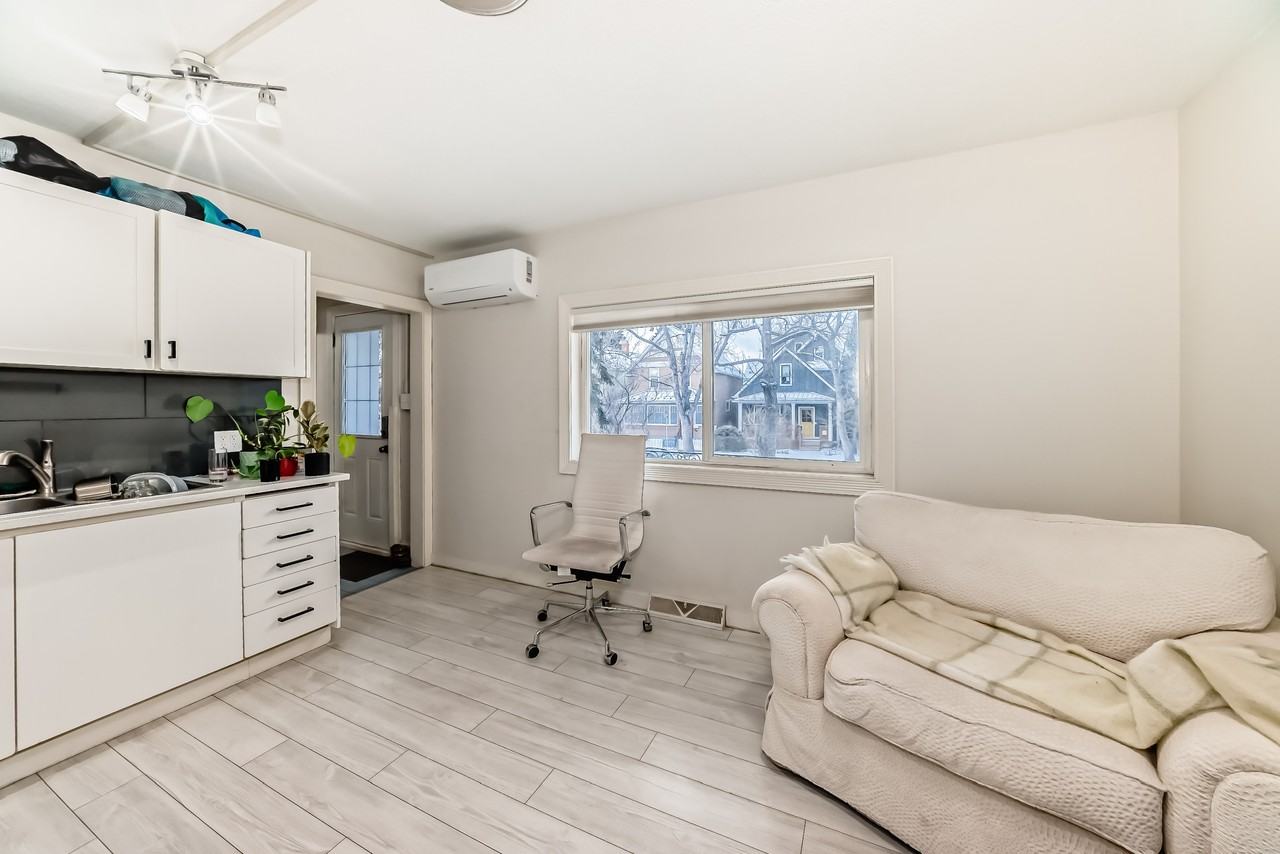 1028 9 St Se #1 - Photo 7 of 27