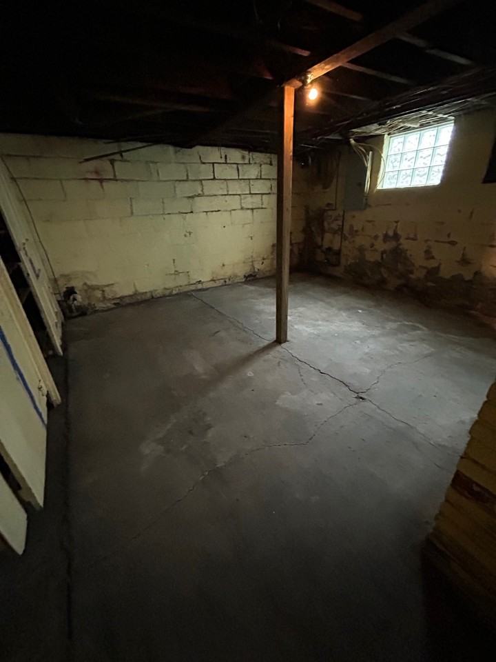 183 S Mount Vernon Ave #A - Photo 5 of 6