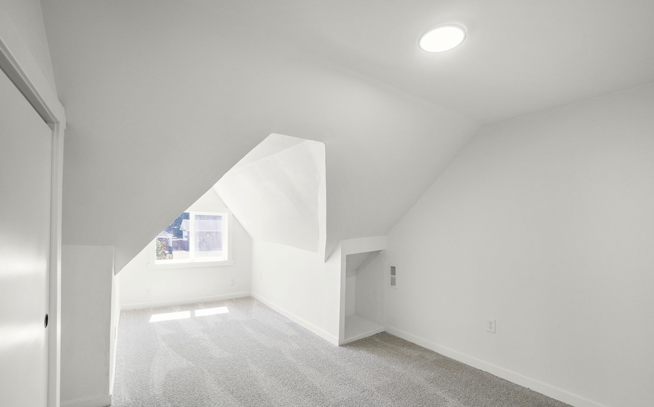 903 7th St Se #NA - Photo 3 of 12