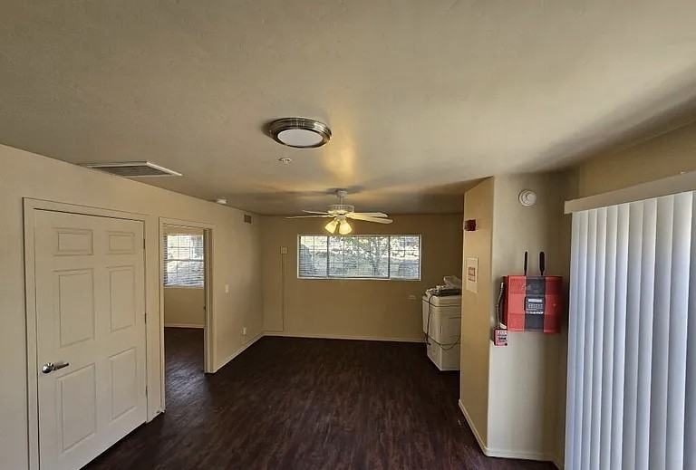 819 W Gurley St #A3 - Photo 4 of 14