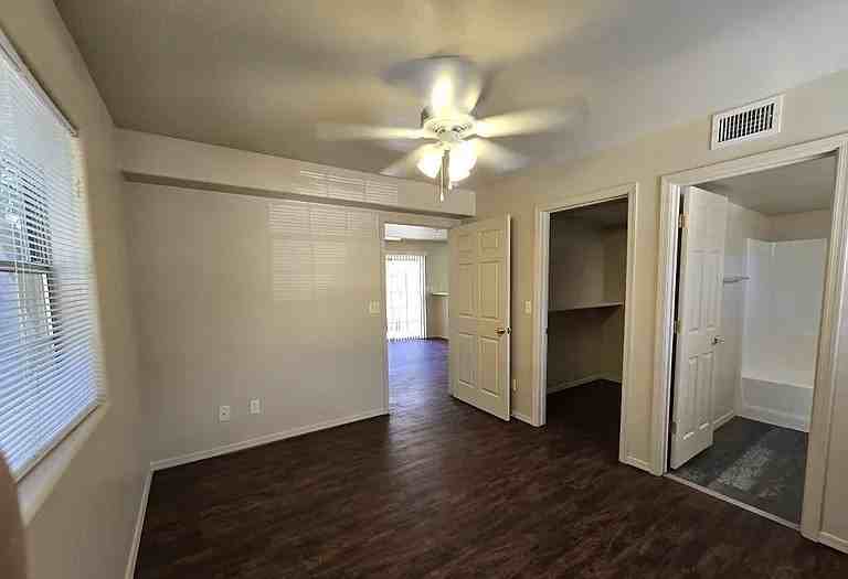 819 W Gurley St #A3 - Photo 7 of 14