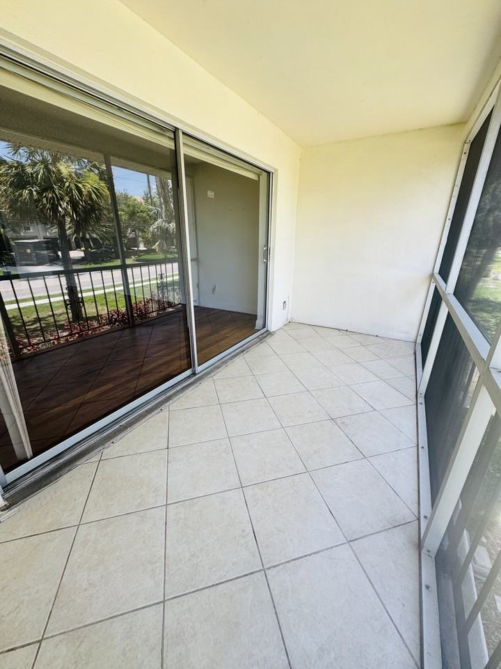 4500 Overlook Dr Ne #210 - Photo 3 of 9