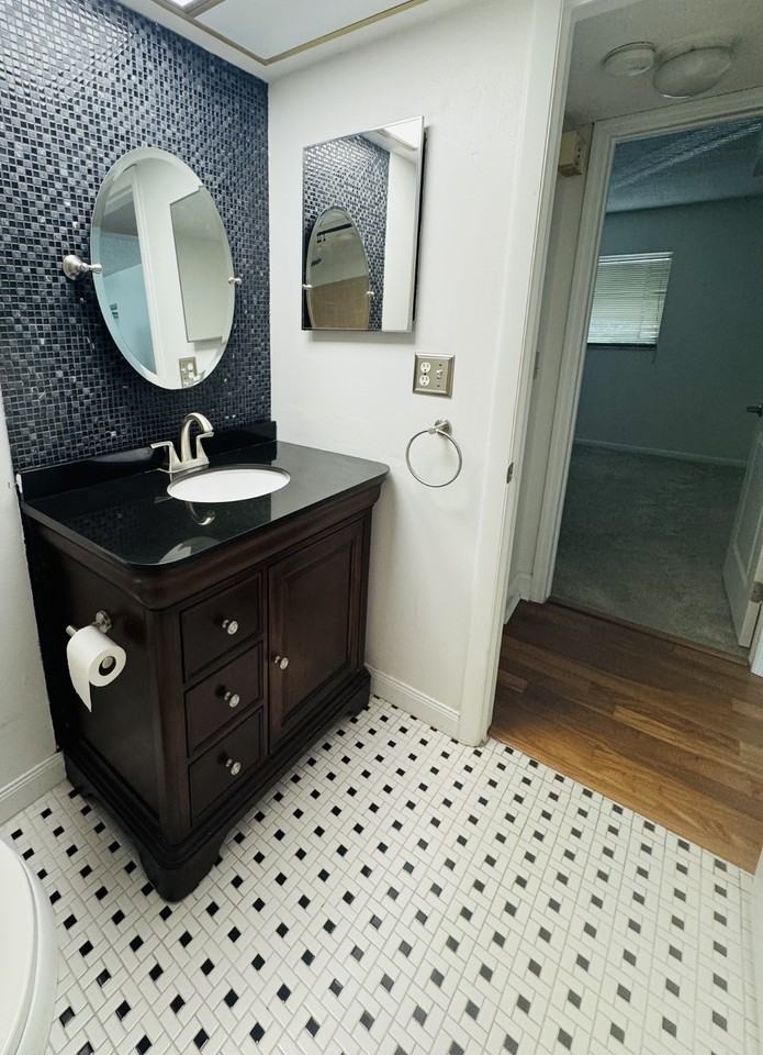 4500 Overlook Dr Ne #210 - Photo 4 of 9