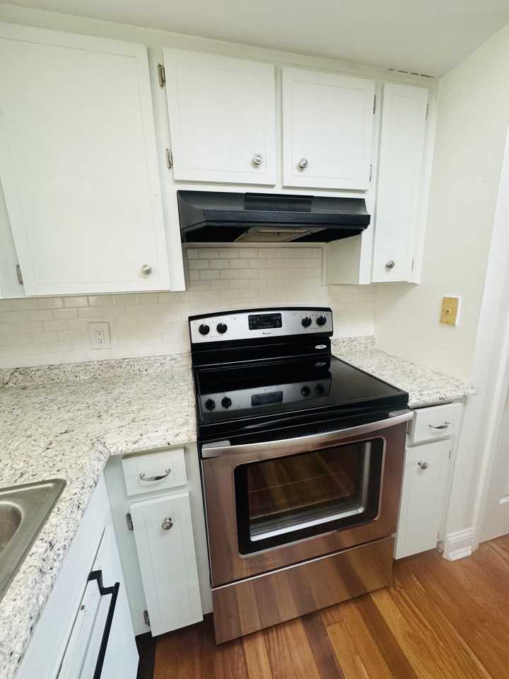 4500 Overlook Dr Ne #210 - Photo 5 of 9