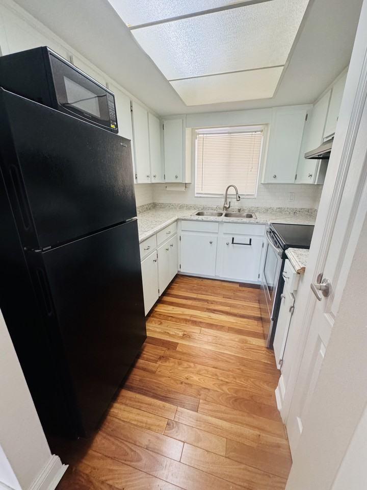 4500 Overlook Dr Ne #210 - Photo 6 of 9