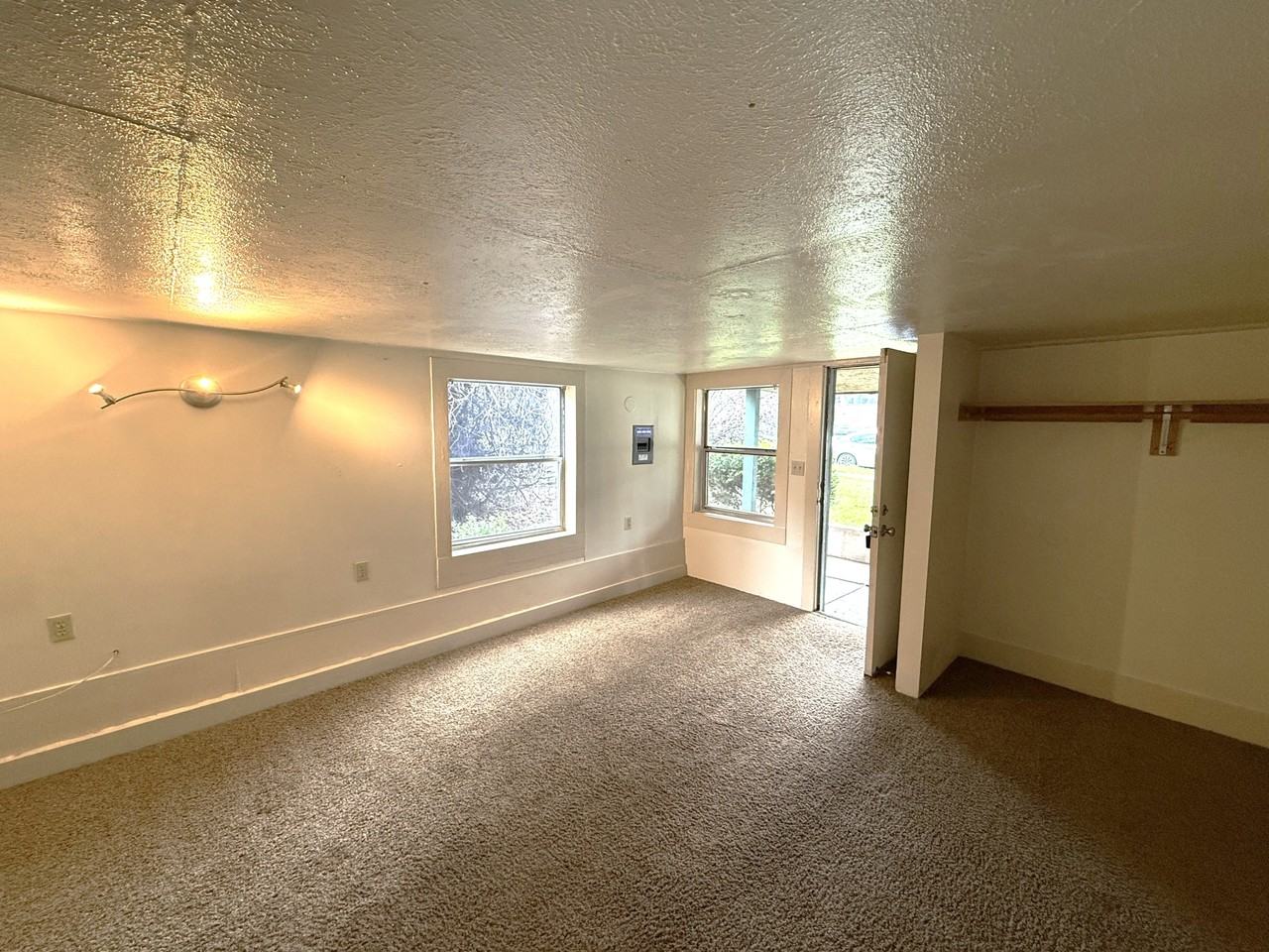 832 West 1st Street (K) - Photo 6 of 11