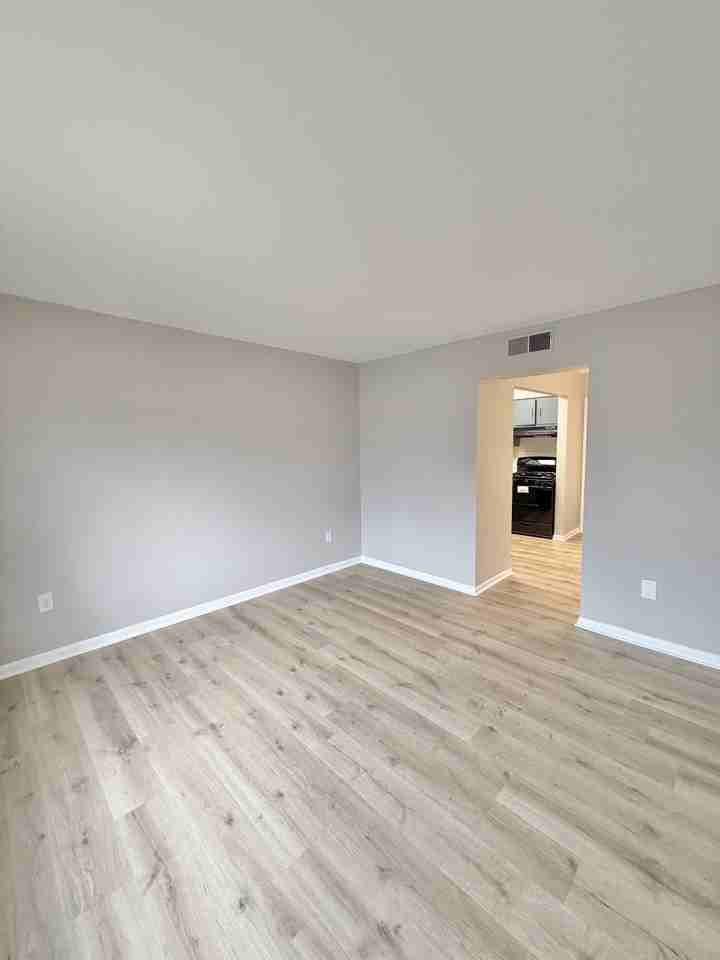 510 Holiday Dr #604 - Photo 7 of 13