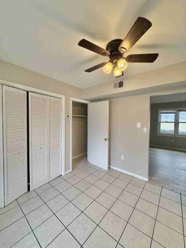 510 Holiday Dr #106 - Photo 4 of 12