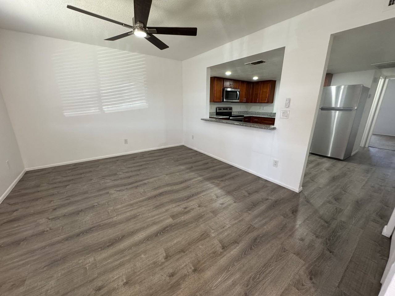 Premier Apartments - Photo 4 of 13