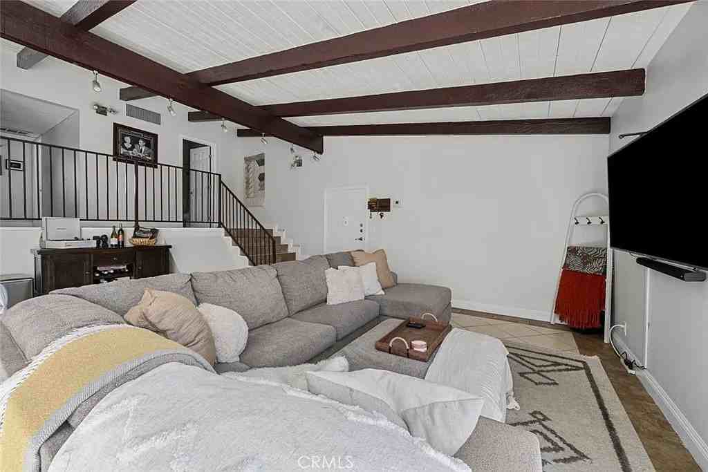 7924 Woodman Ave #35 - Photo 3 of 15