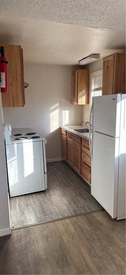 166 Northeast 8th Street - Photo 3 of 8