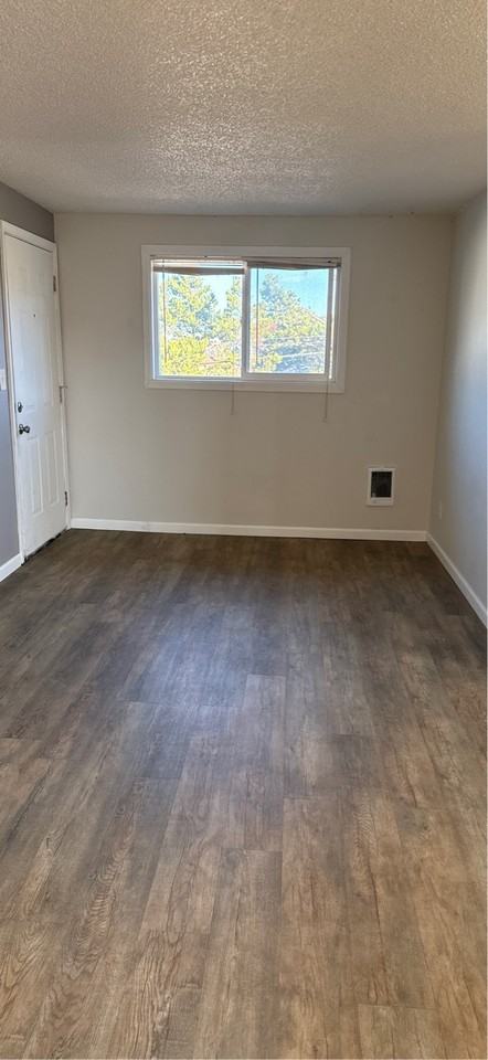 166 Northeast 8th Street - Photo 4 of 8