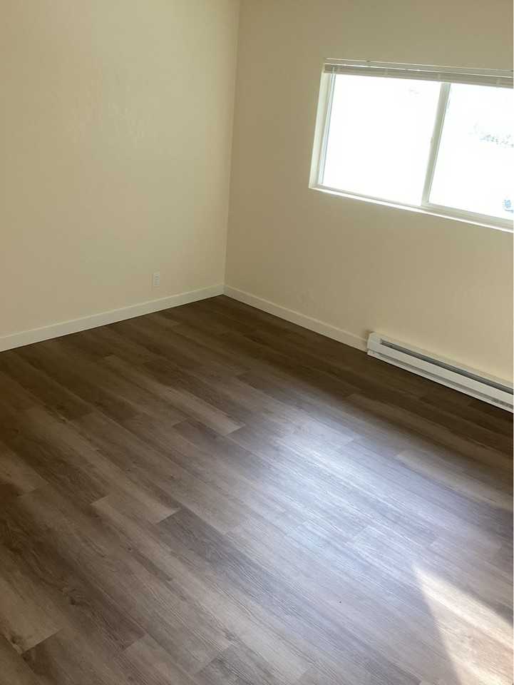 847 Southeast East Slope Road - Photo 5 of 17