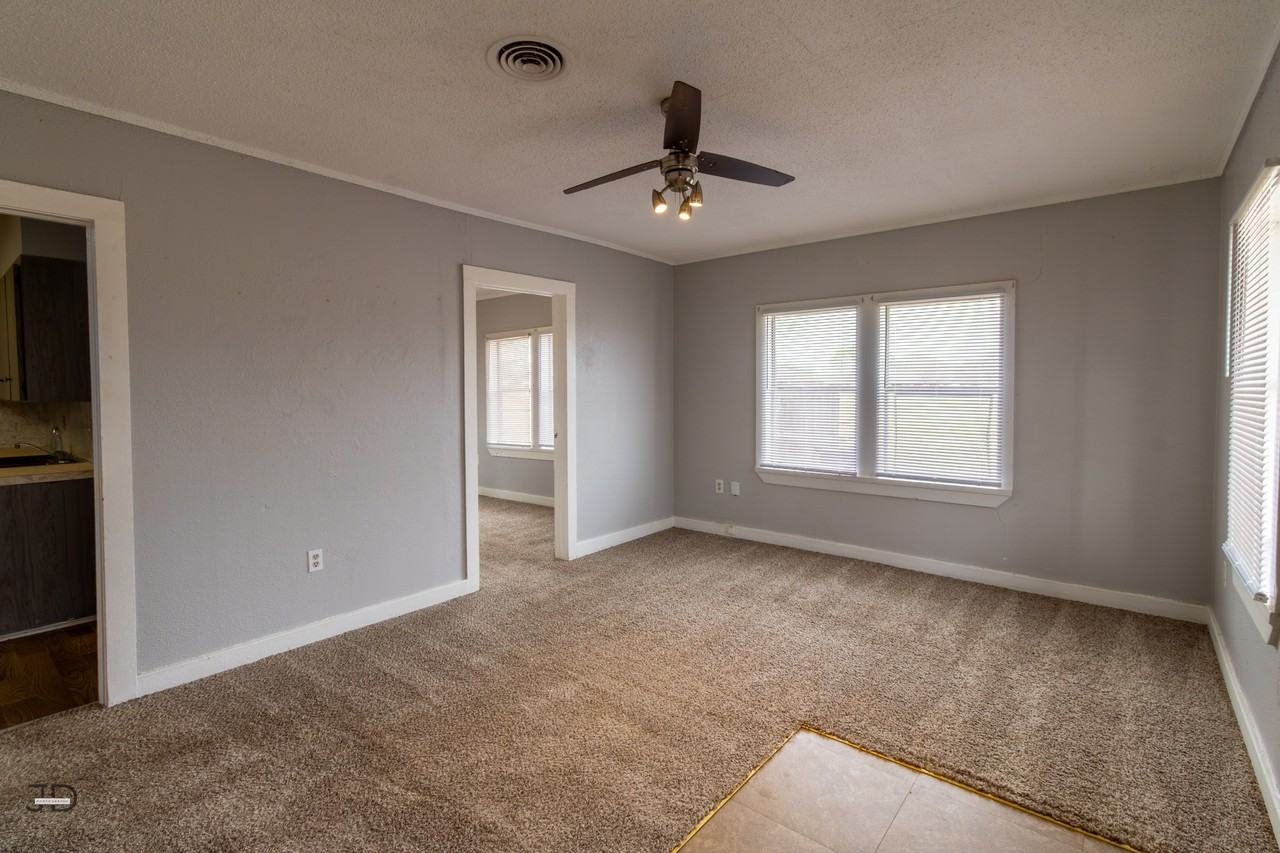 4709 Coronado Avenue - Photo 4 of 16