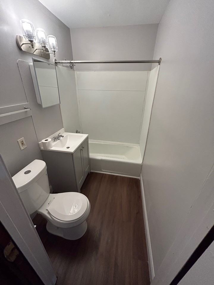 116 Maywood Dr 5 - Photo 7 of 9