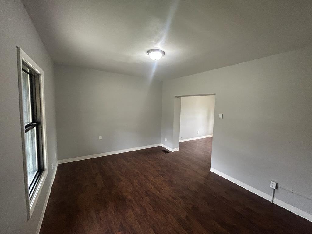 1633 Shehy St - Photo 7 of 9