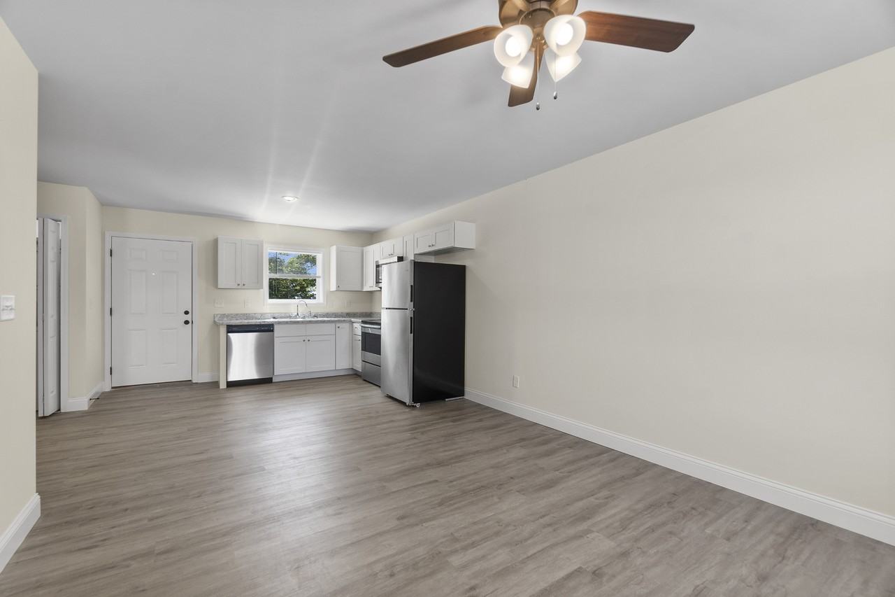 222 Iylas Ln - Photo 3 of 5