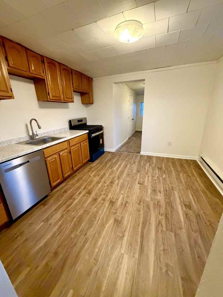 108 N Carpenter St #108 - Photo 3 of 9