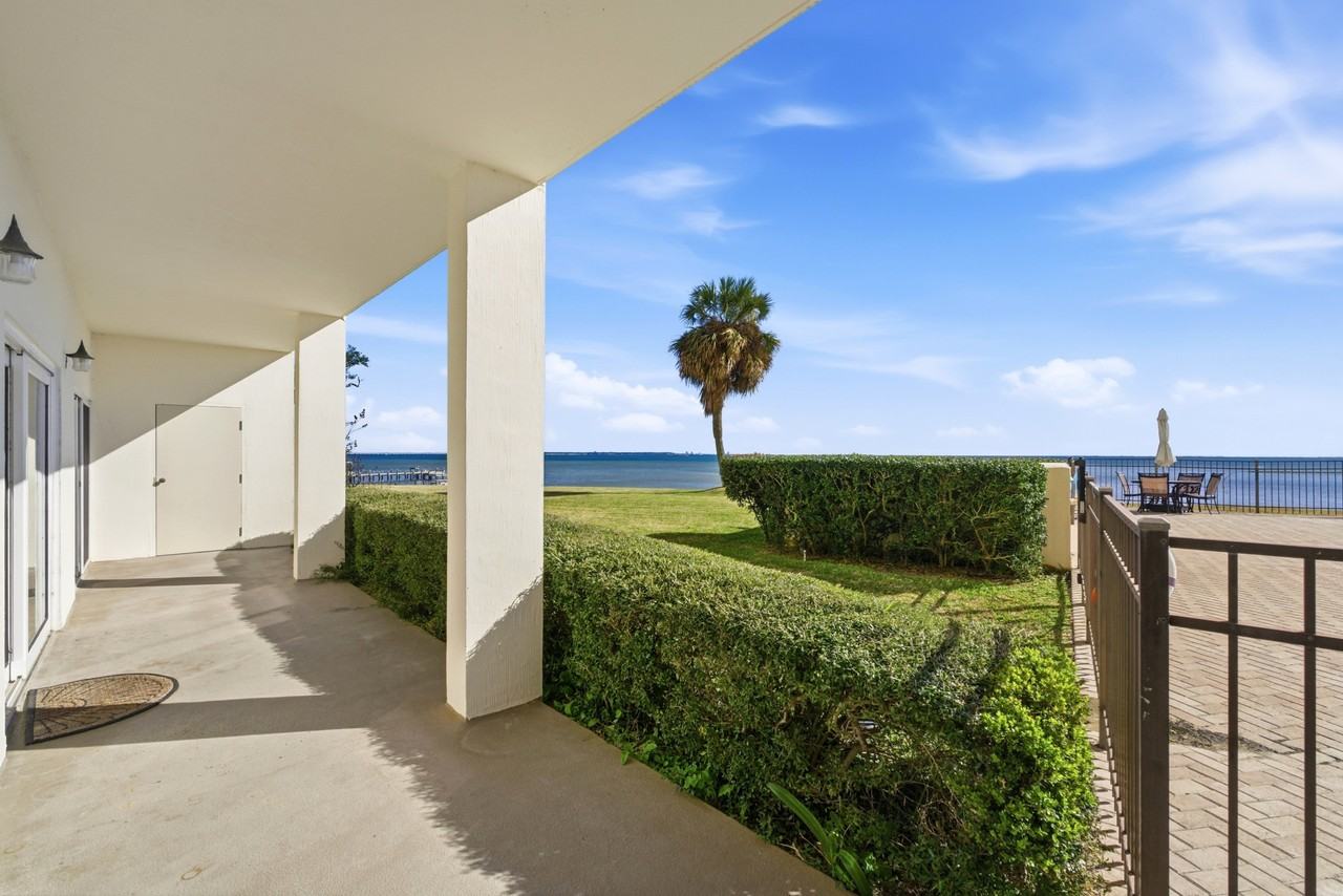 615 Bayshore Dr #102 - Photo 2 of 42