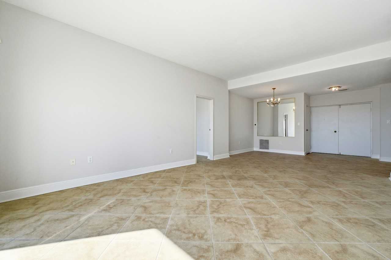 615 Bayshore Dr #102 - Photo 6 of 42