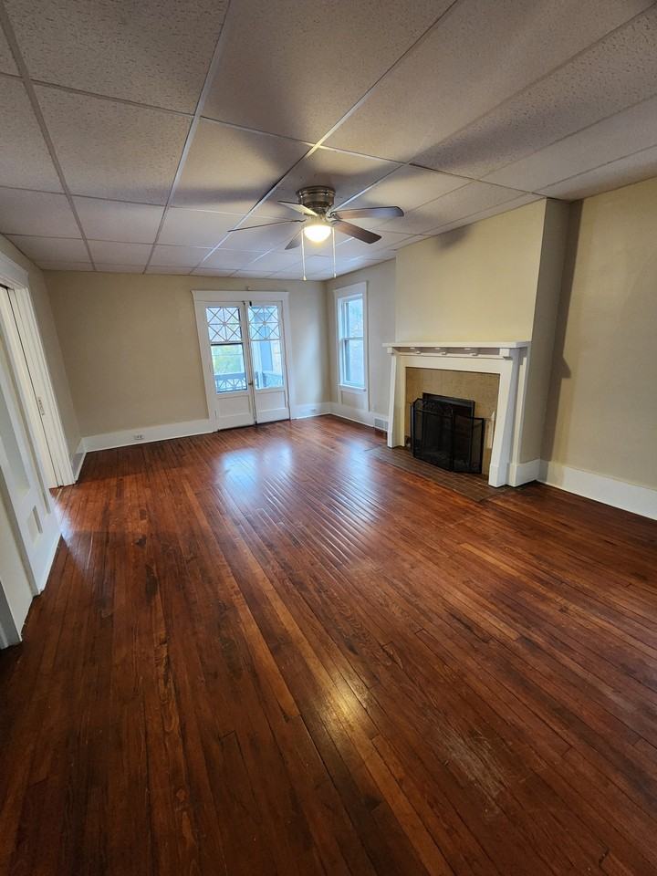 523 West 9th Street - Photo 2 of 16