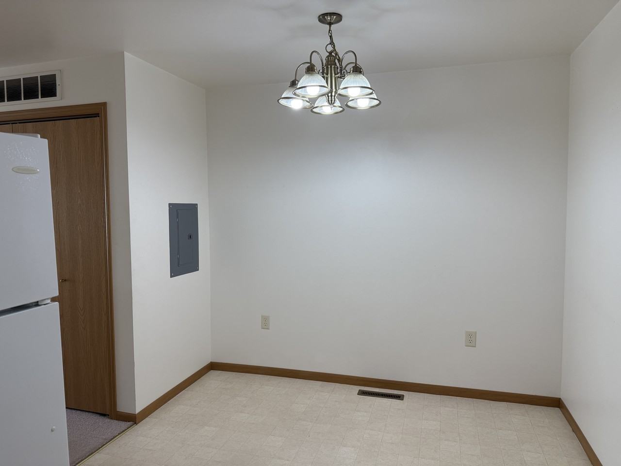 1324 8th Avenue Northeast - Photo 2 of 7