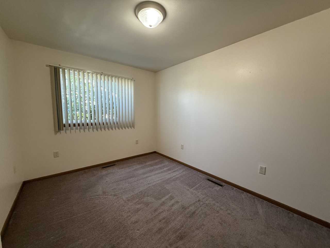 1324 8th Avenue Northeast - Photo 4 of 7