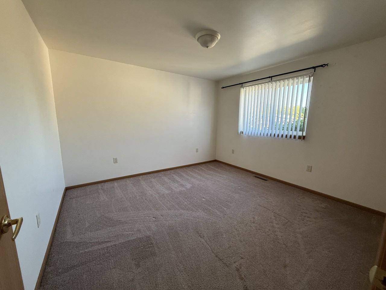 1324 8th Avenue Northeast - Photo 6 of 7