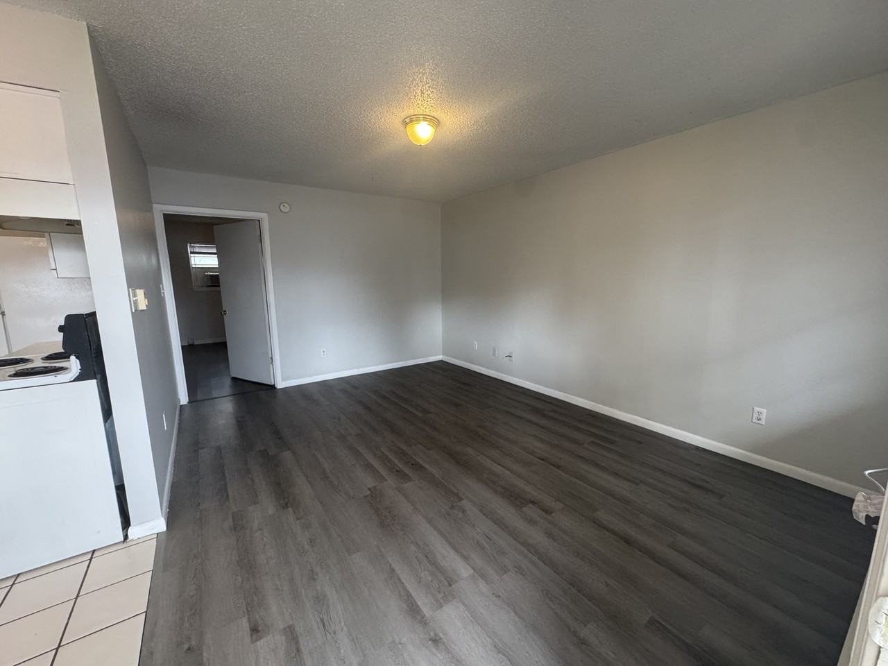 Riviera Apartments - Photo 2 of 10