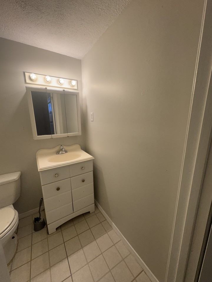 Riviera Apartments - Photo 6 of 10