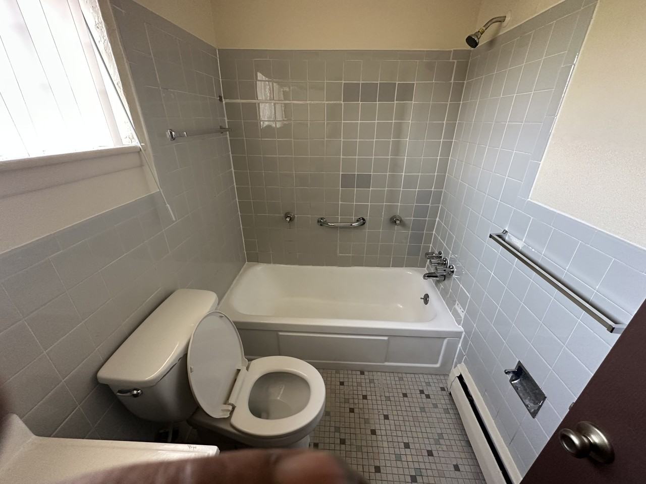 12775 Plymouth Rd - Photo 7 of 25