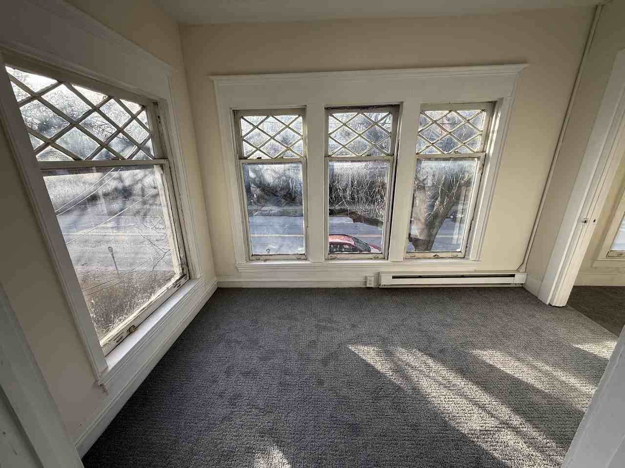 427 N CAYUGA ST - Photo 2 of 7