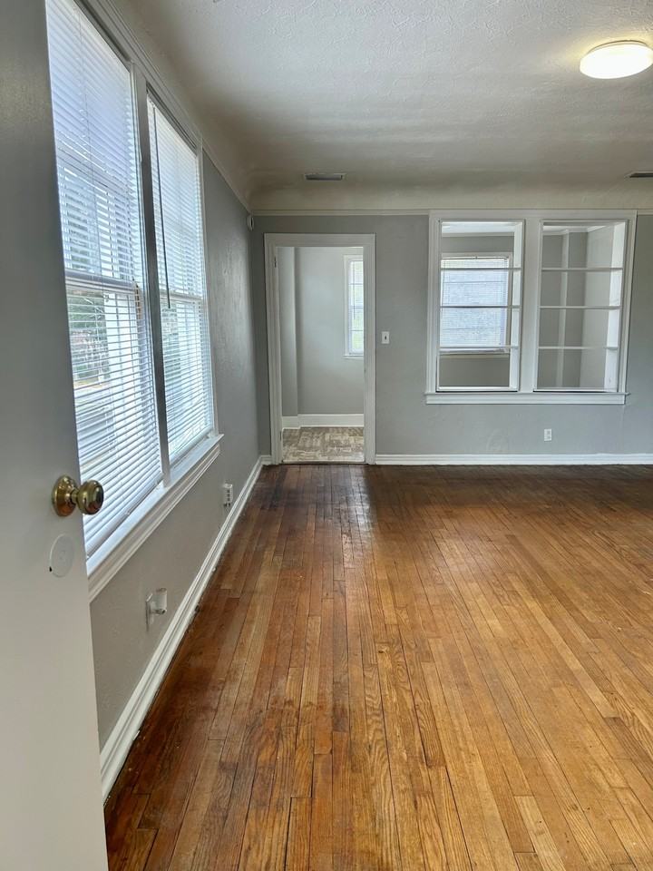 1215 Willow Branch Avenue - Photo 3 of 24