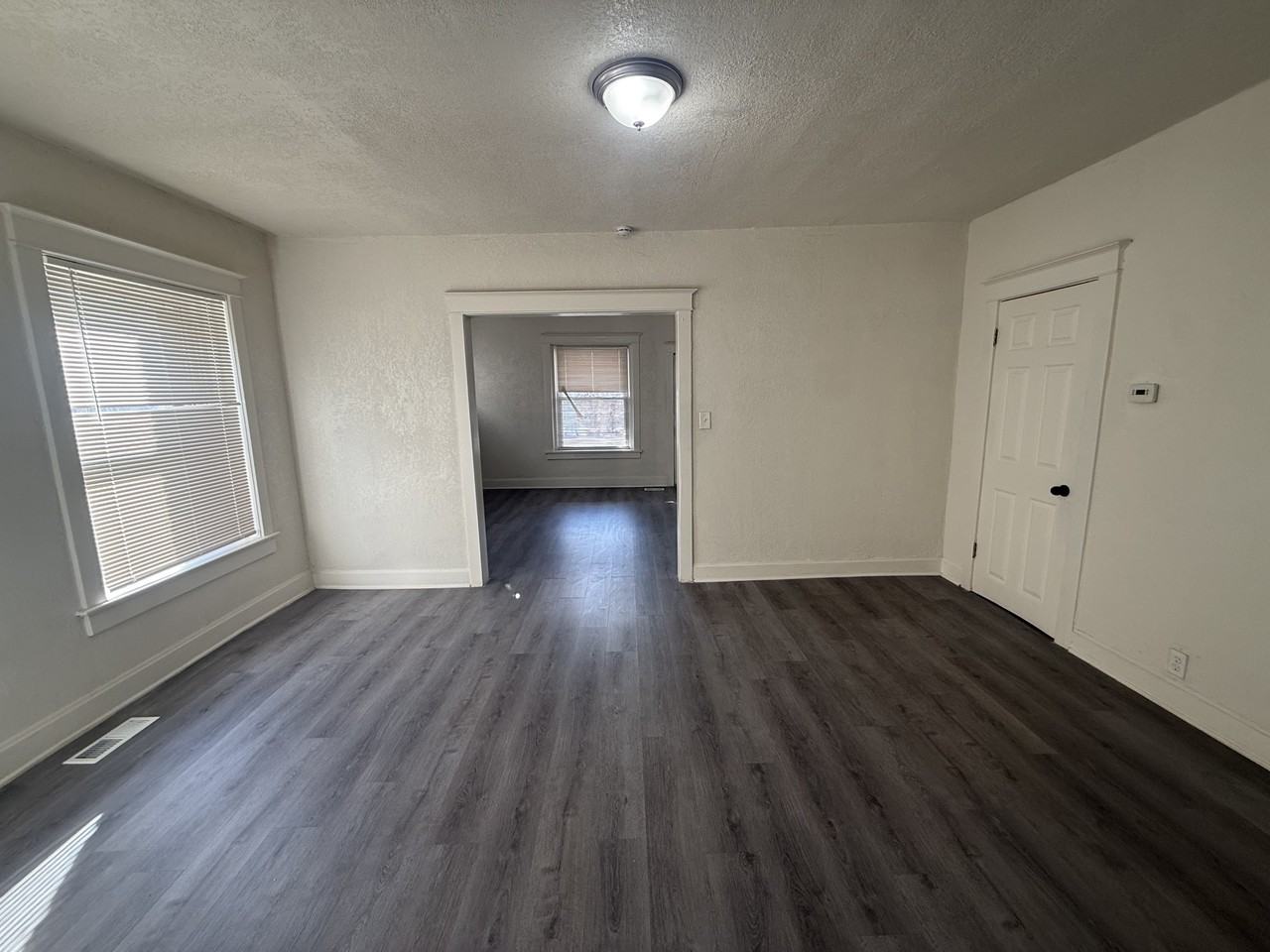 3206 East 11th Street - Photo 4 of 20