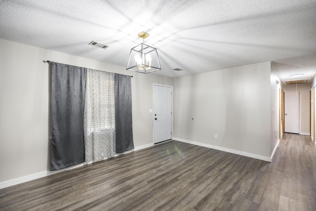 609 Forest Lake Dr #1 - Photo 3 of 20