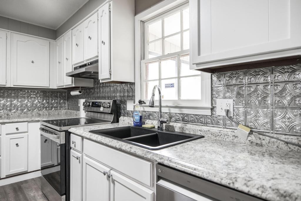 609 Forest Lake Dr #1 - Photo 4 of 20