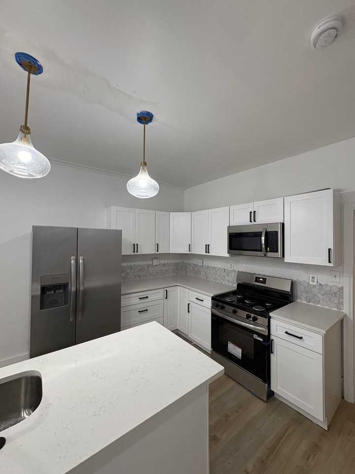 2423 N Park Ave #1 - Photo 5 of 20