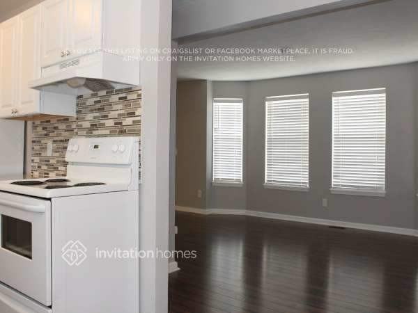 4744 S Salida St - Photo 4 of 14