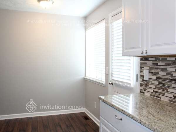 4744 S Salida St - Photo 5 of 14