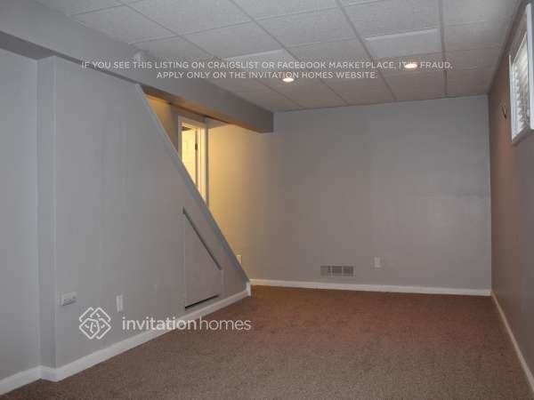 4744 S Salida St - Photo 3 of 8