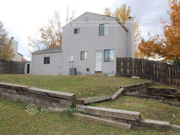 4744 S Salida St - Photo 7 of 8