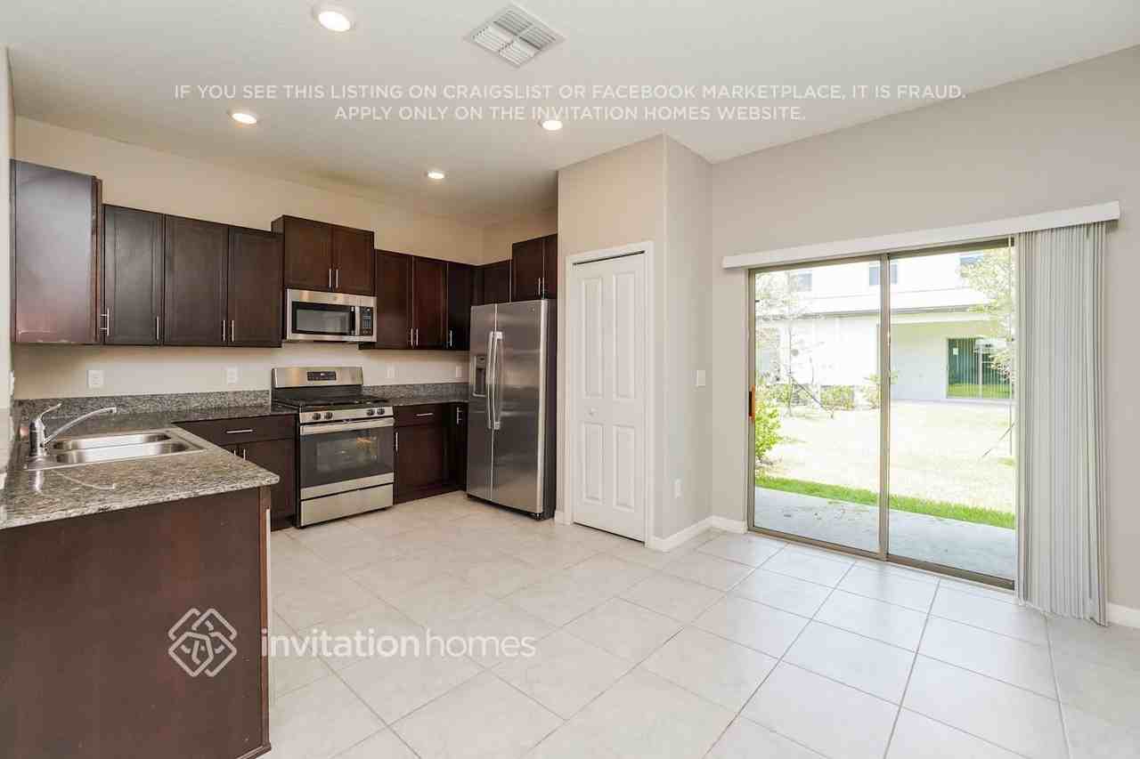 8481 Campus Woods Way - Photo 6 of 25