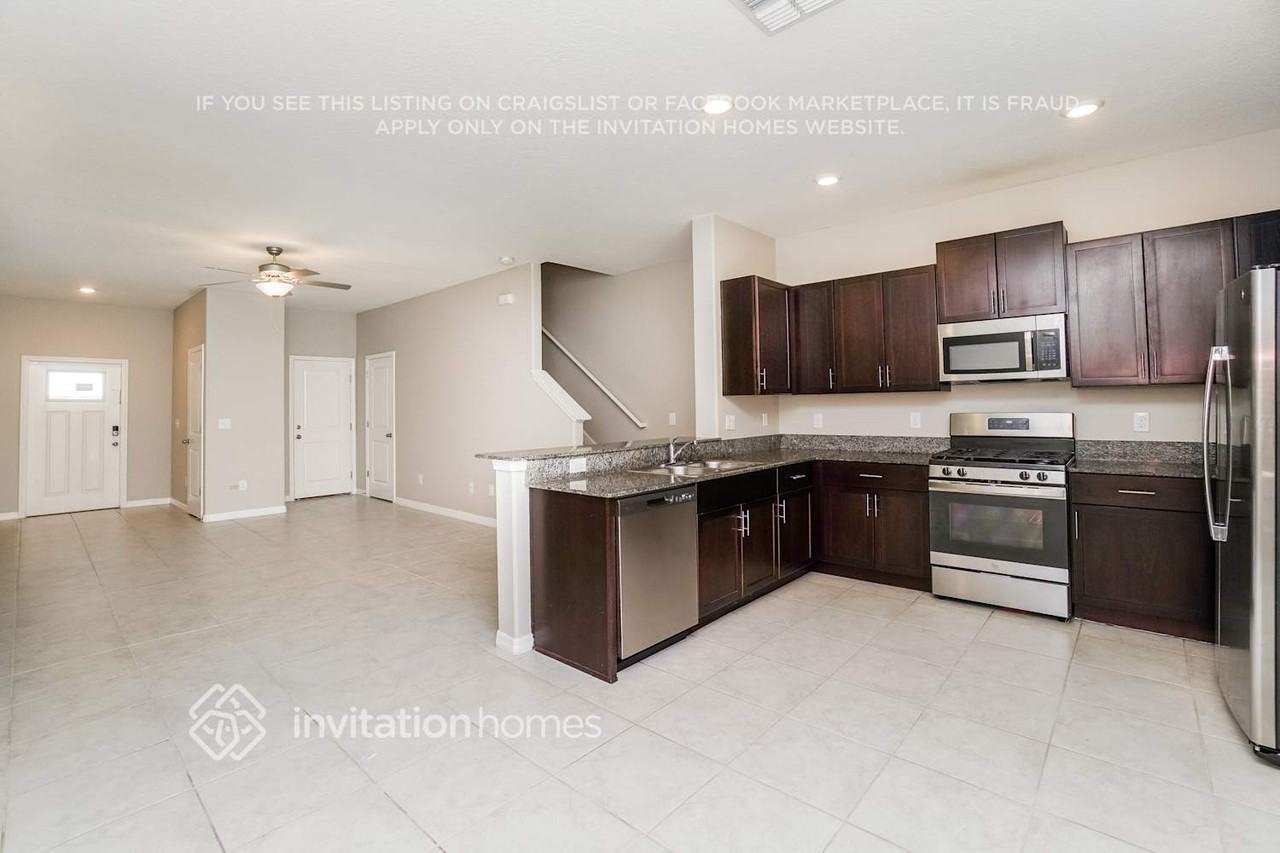 8481 Campus Woods Way - Photo 7 of 25