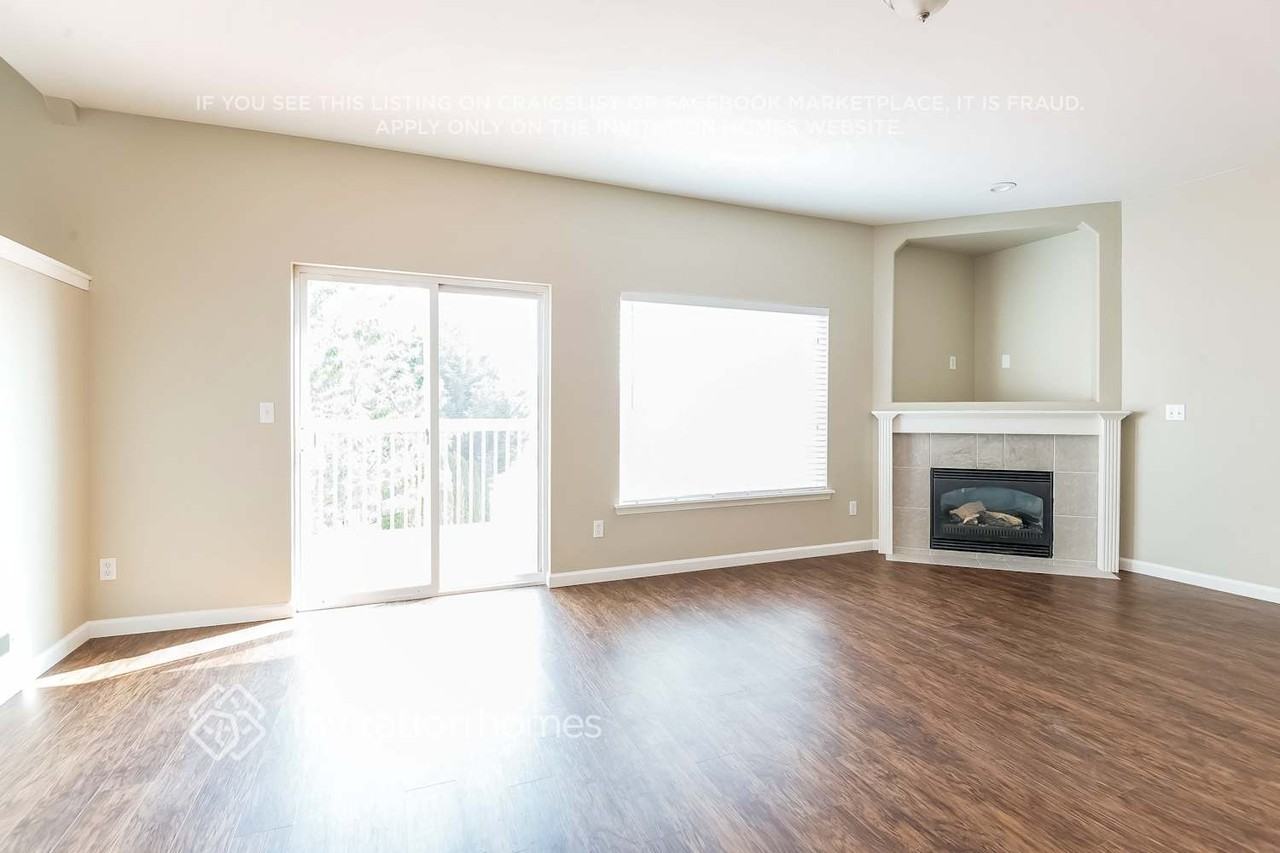 19817 15th Ave E - Photo 3 of 18