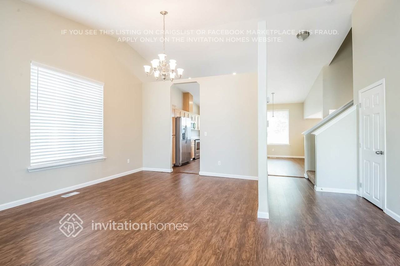 19817 15th Ave E - Photo 5 of 18