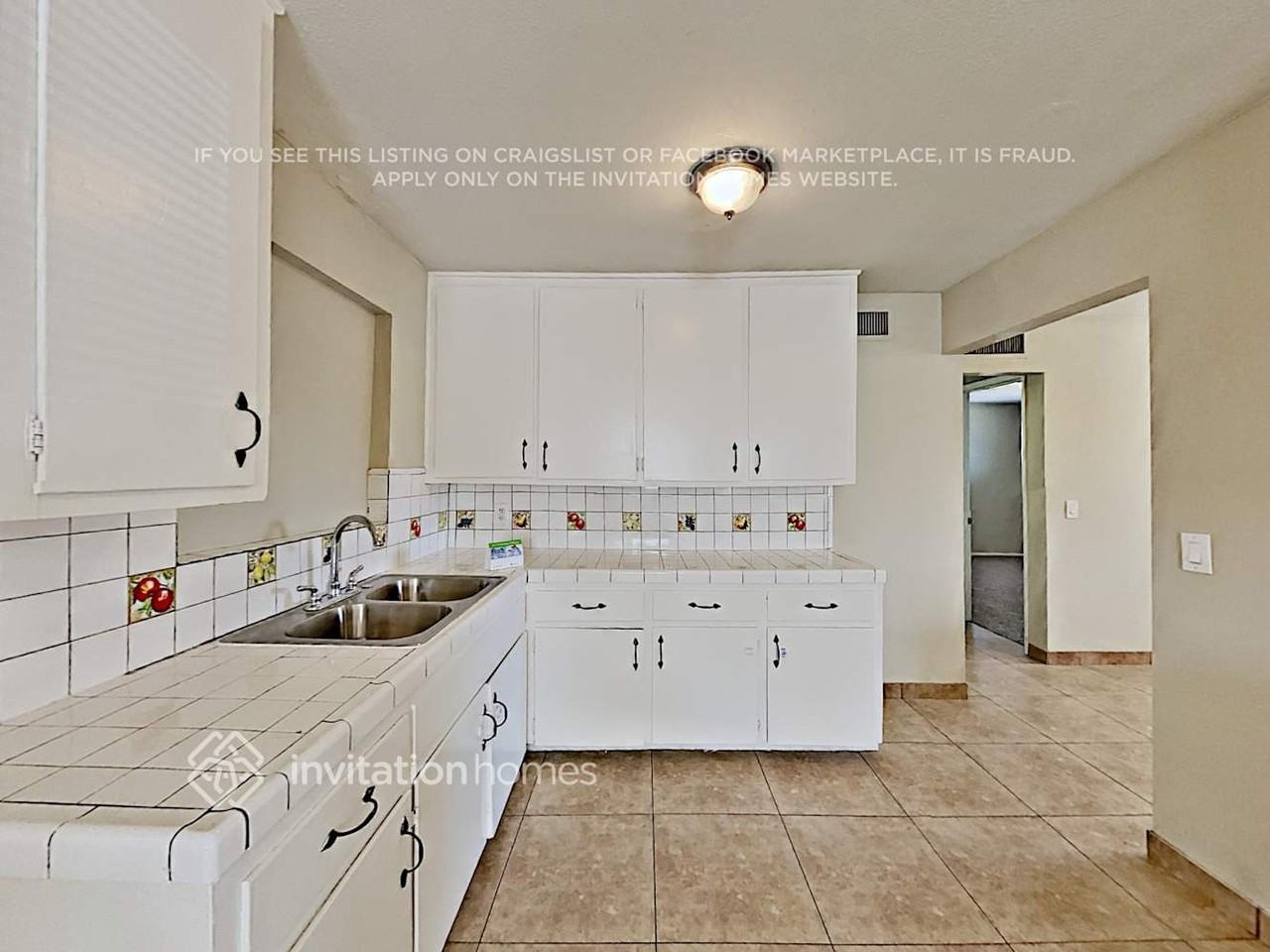 4126 N Mitchell St - Photo 6 of 18