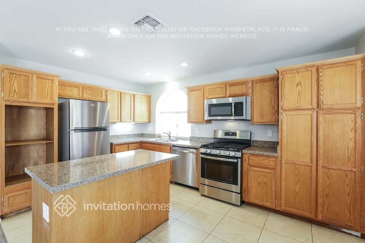 3053 Reef View St - Photo 6 of 16