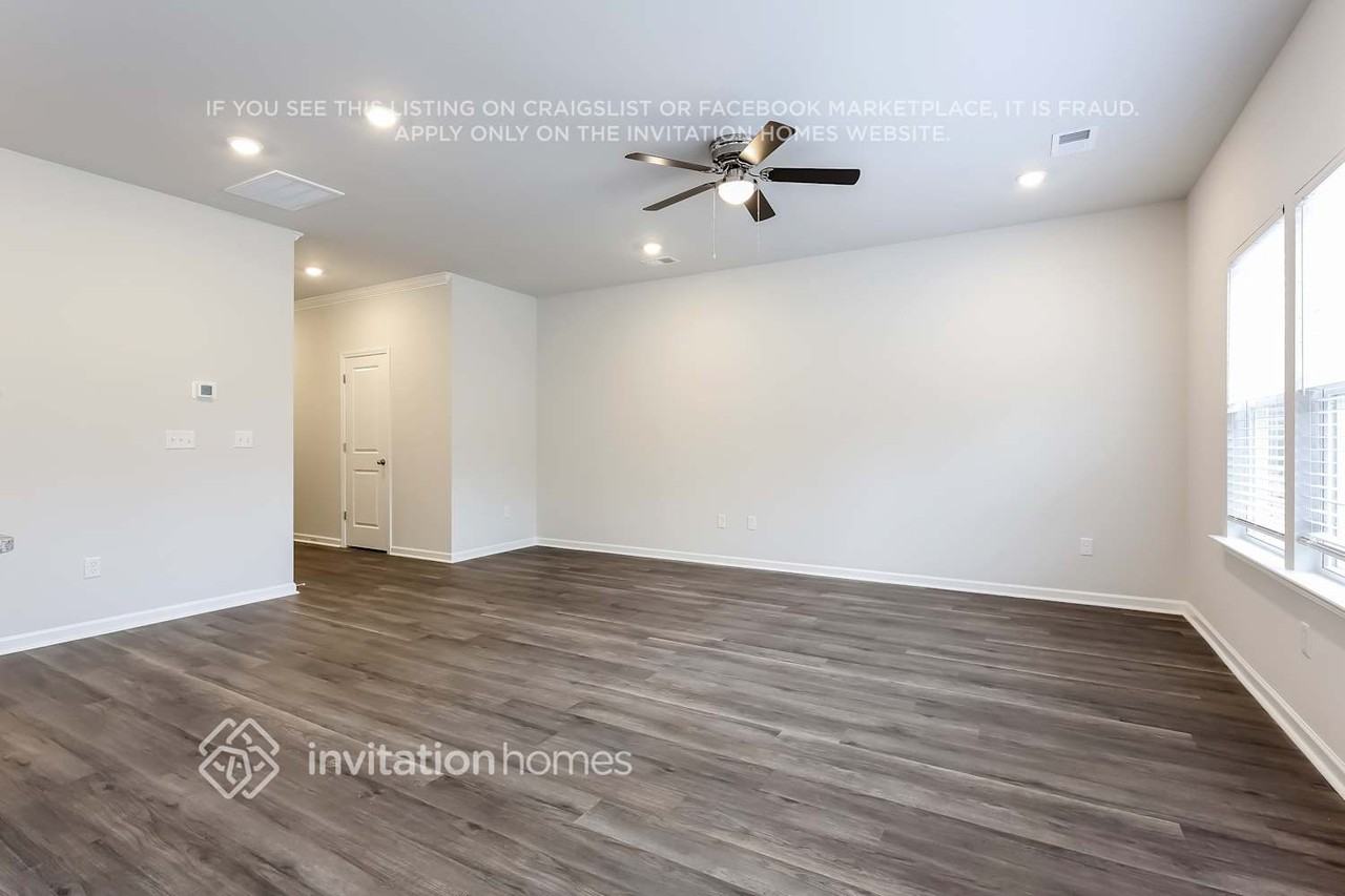 3976 Zepelin Way - Photo 5 of 18