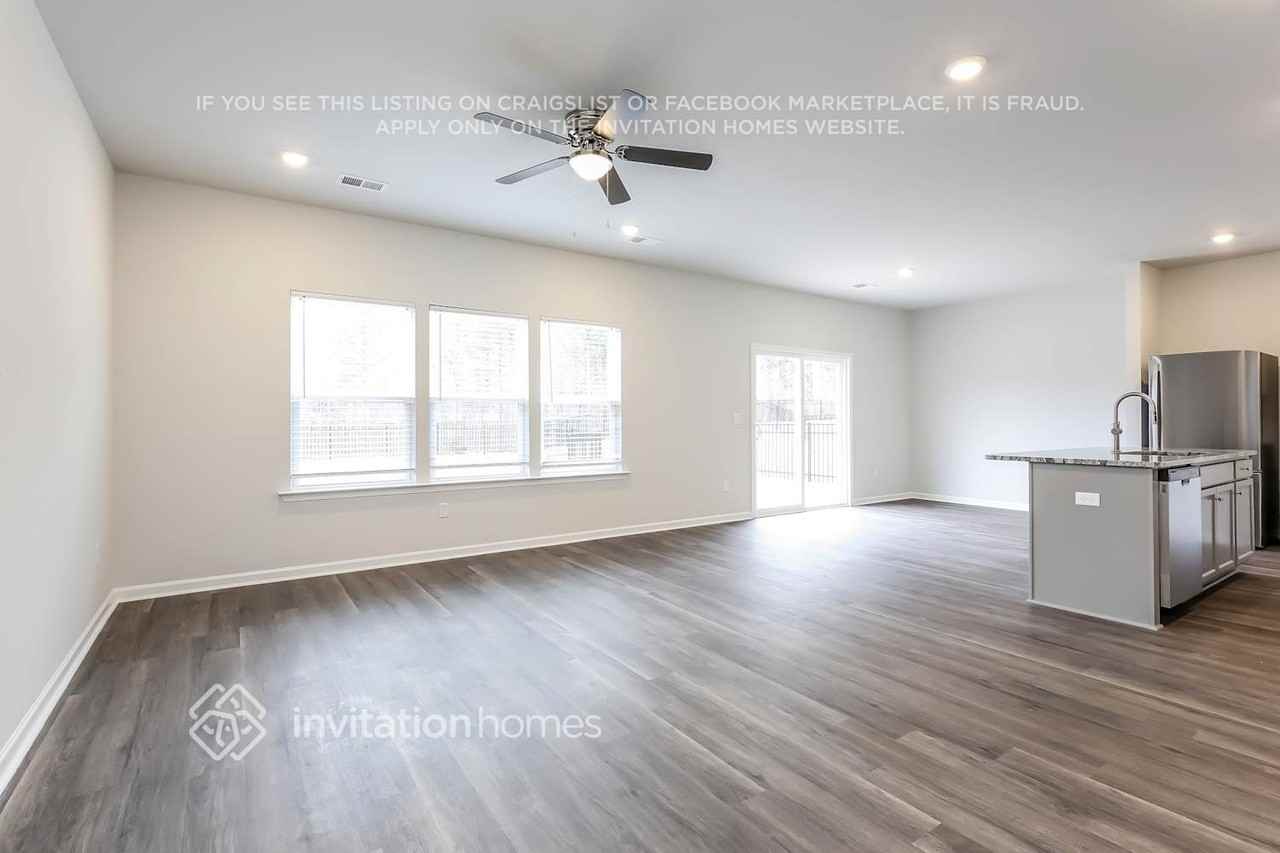 3976 Zepelin Way - Photo 6 of 18