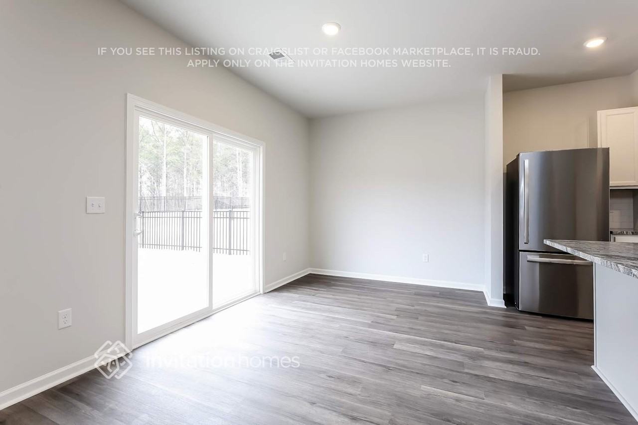 3976 Zepelin Way - Photo 7 of 18
